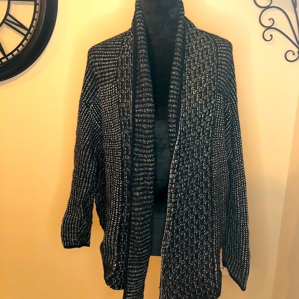 Banana Republic Black/White Sweater L